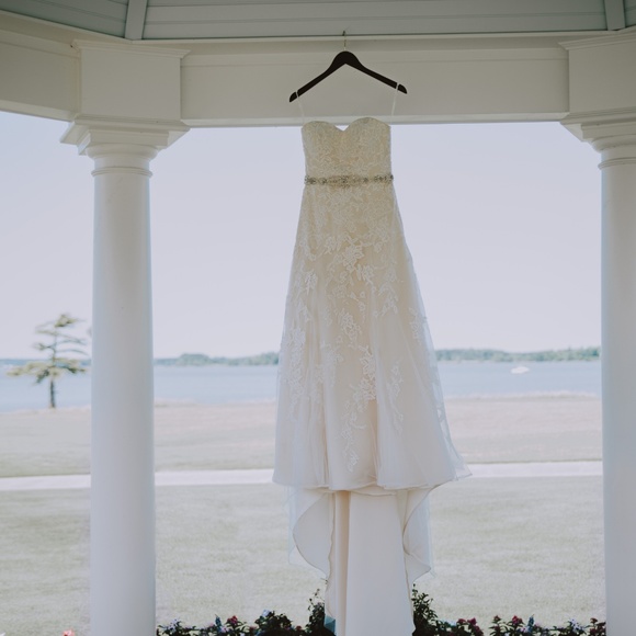 DAVID’S BRIDAL | Sweetheart A-Line Tulle & Lace Wedding Dress - Picture 2 of 7